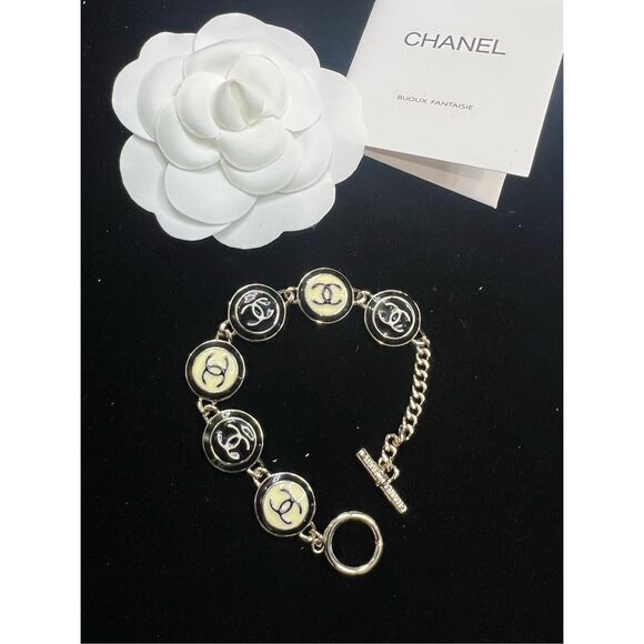 Chanel cc bracelet - Picture 1 of 9